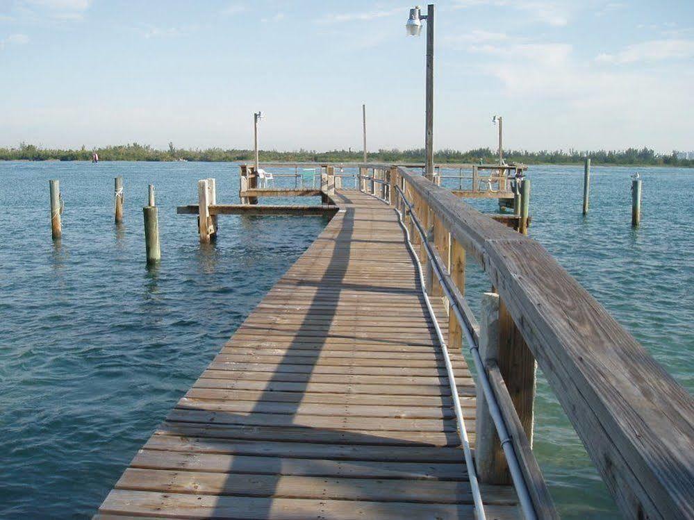 Dockside Inn&Resort Fort Pierce Exteriör bild